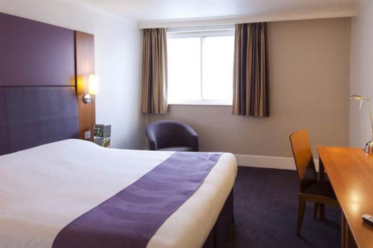 Premier Inn เมดสโตน ภายนอก รูปภาพ