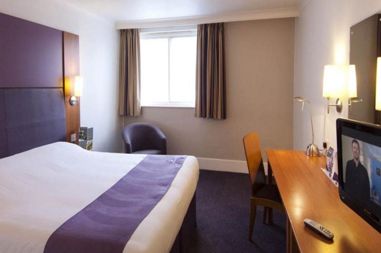 Premier Inn เมดสโตน ภายนอก รูปภาพ