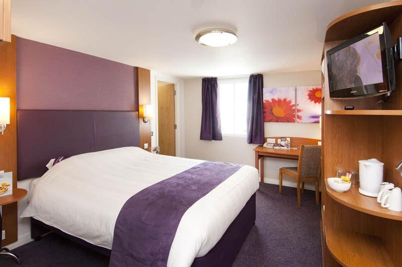Premier Inn เมดสโตน ภายนอก รูปภาพ