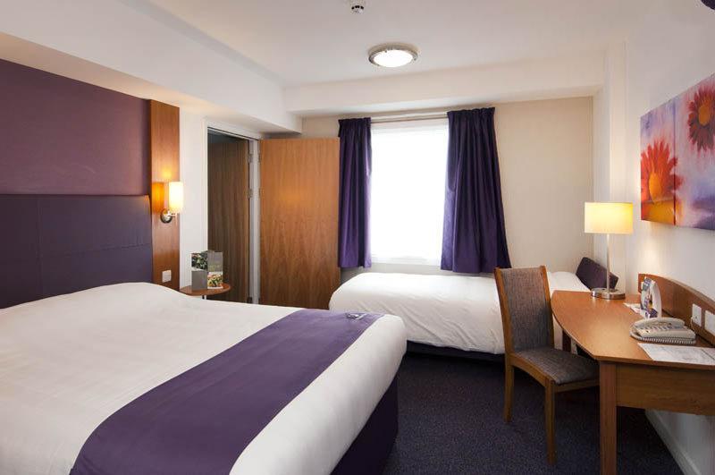 Premier Inn เมดสโตน ภายนอก รูปภาพ